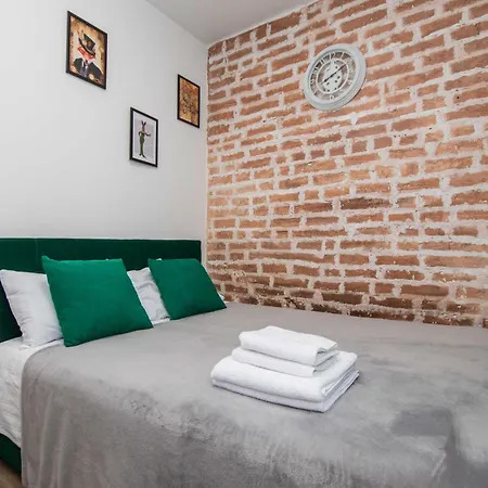 Myfreedom на подолі, метро тараса шевченка Apartment